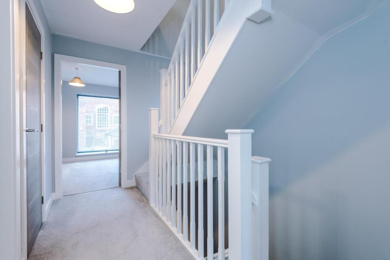 Cestrian House Villa Честър Екстериор снимка