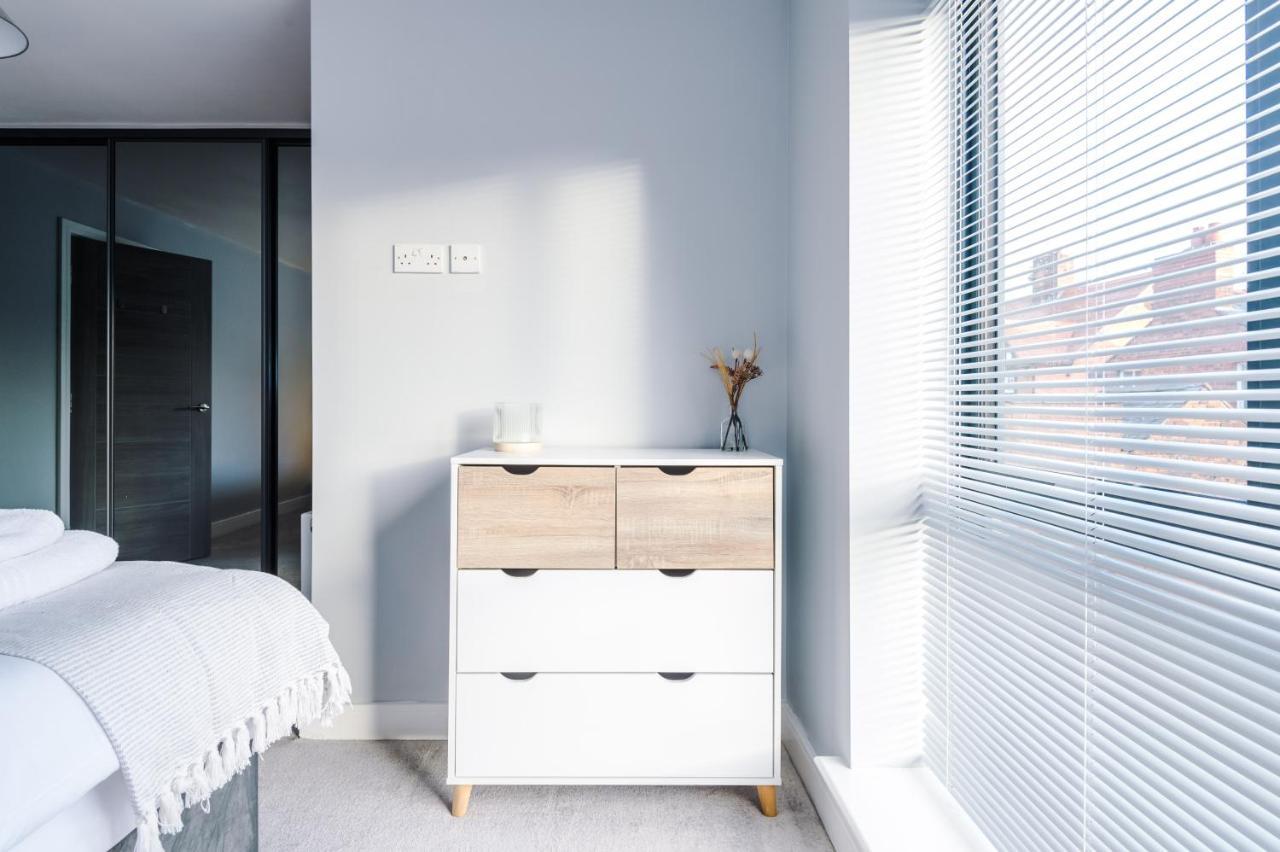Cestrian House Villa Честър Екстериор снимка
